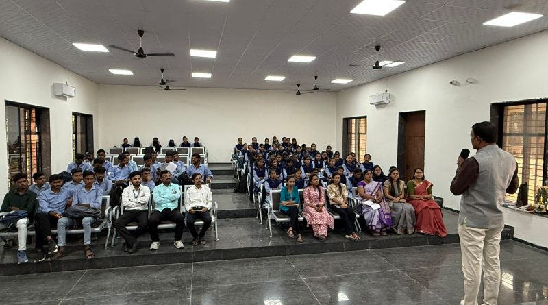 प्रताप महाविद्यालयाच्या वनस्पतिशास्त्र विभागात “हर्बल कॉस्मेटिक्स व हर्बल मेडिसिनमधील उद्योजकता व स्टार्टअप्स” कार्यशाळा उत्साहात संपन्न.